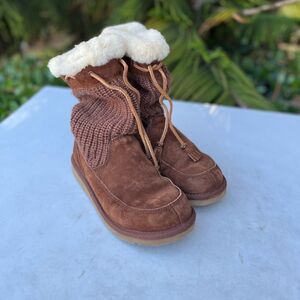 Ugg Australia Suburb Crochet Boots Womens Size: 6